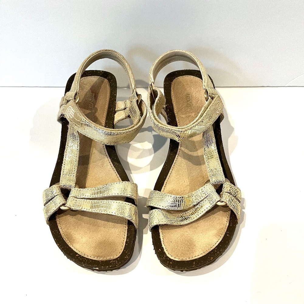 TEVA Cabrillo Wedge Sandals with Silver Straps - Size 9.5